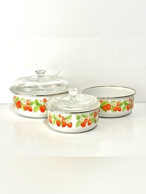 Vintage Kobe Kitchen Metal Enamel Strawberry Nesting Bowls Retro Enamelware